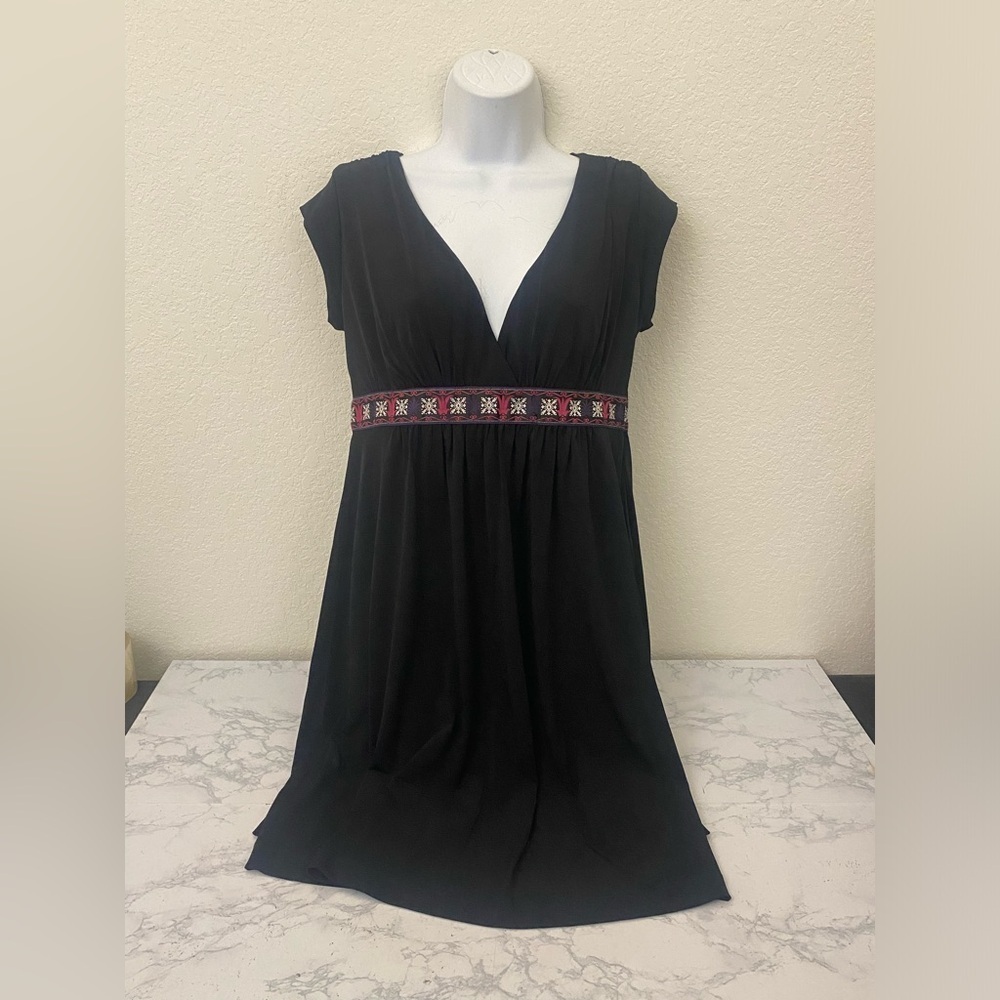 NWT Nicole Miller Women's Size 6 Black Sleeveless V Neck Shift LBD Side Zip - Picture 1 of 9